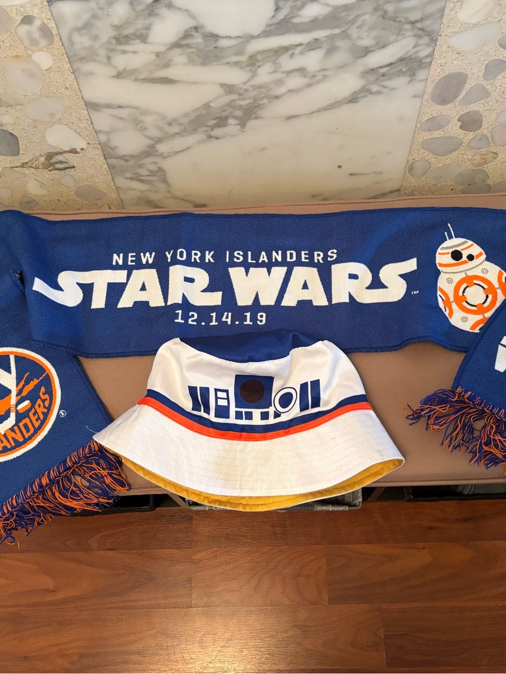 Star Wars New York Islanders scarf& Bucket Hat White with Blue & Orange